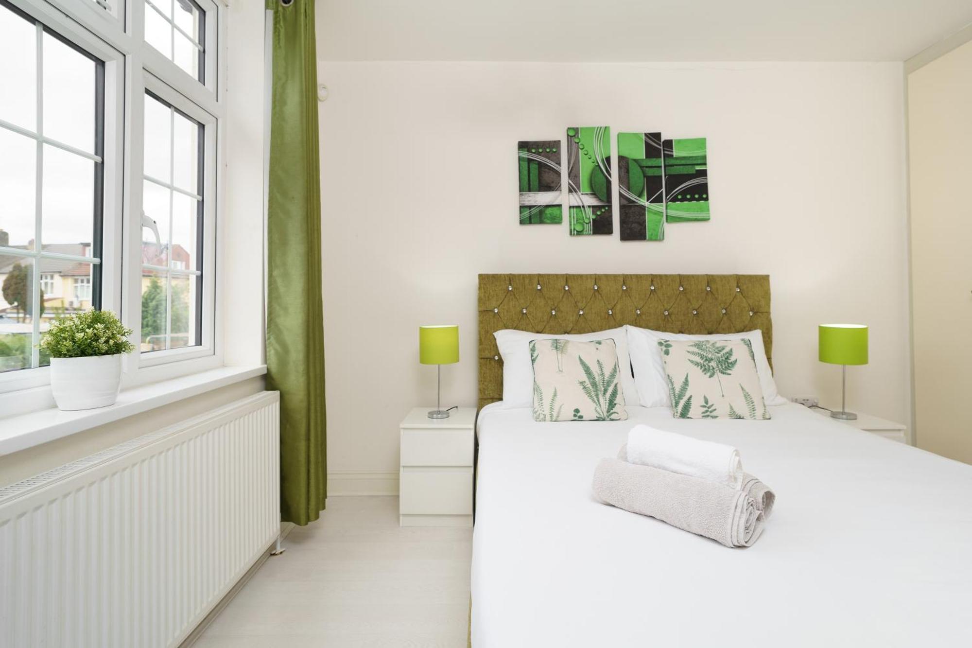 Villa Barking Haven Retreat - Airport - Parking - Train Station Esterno foto